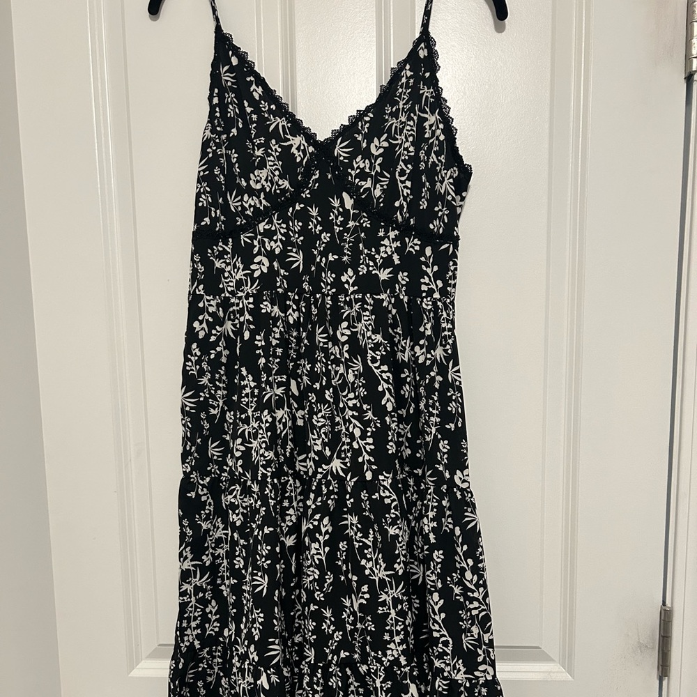 NWT Romwe Lace Spaghetti Strap Tiered dress, sz M